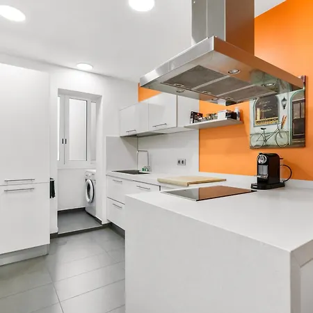 For Couples, Families And Groups, Barcelona Center Apartment Exterior photo